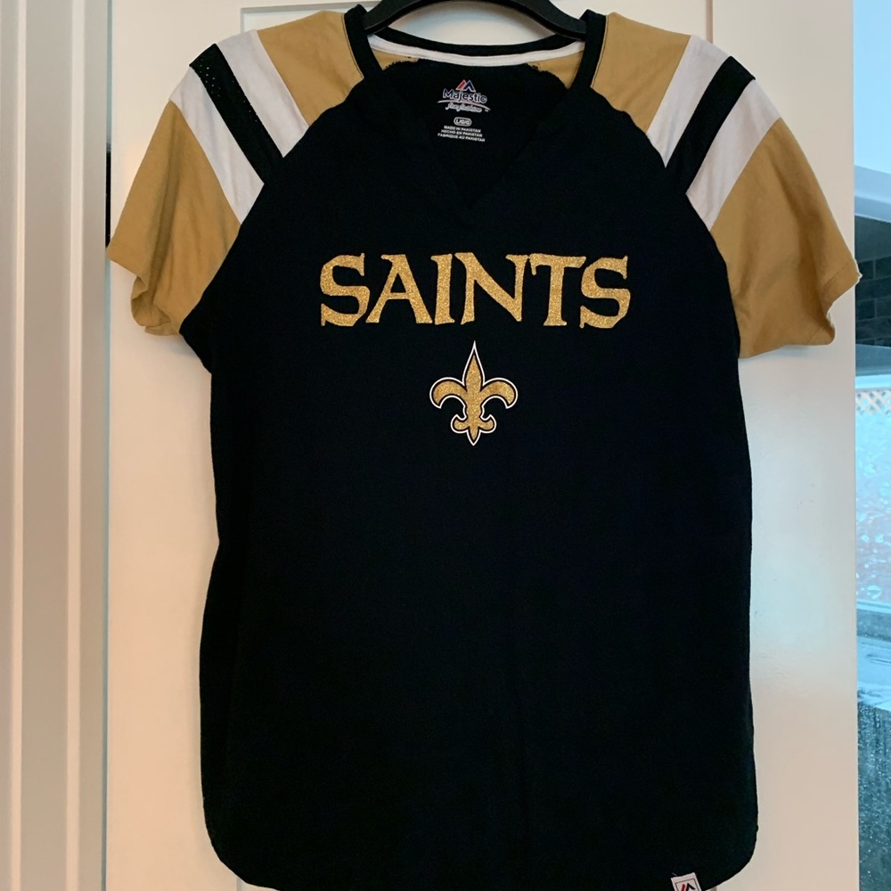 New Orleans Saints women’s v-neck Tee size Large